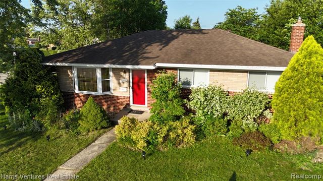 28482 Sutherland Drive, Warren, MI 48088