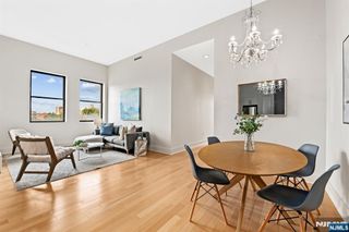 4 Beacon Way 302, Jersey City, NJ 07304
