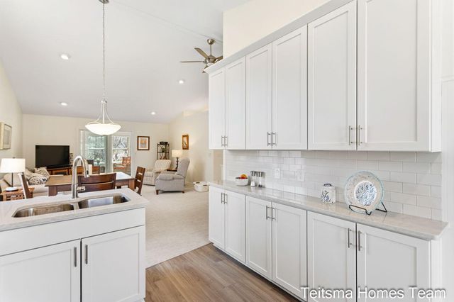 1546 Beechtree Commons, Grand Haven City, MI 49417