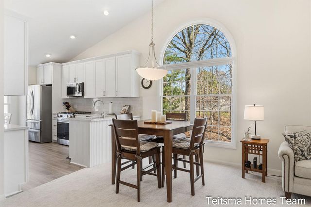 1546 Beechtree Commons, Grand Haven City, MI 49417