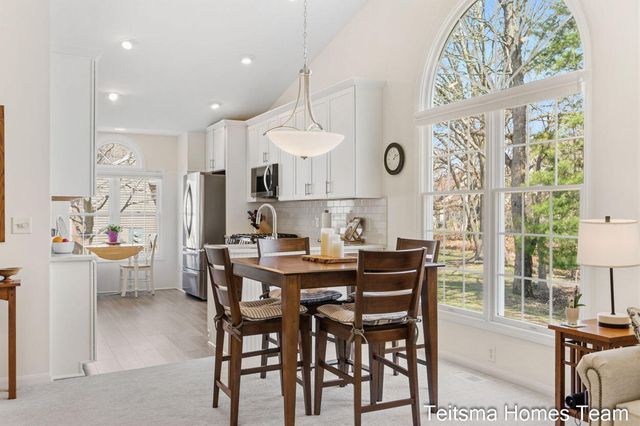 1546 Beechtree Commons, Grand Haven City, MI 49417