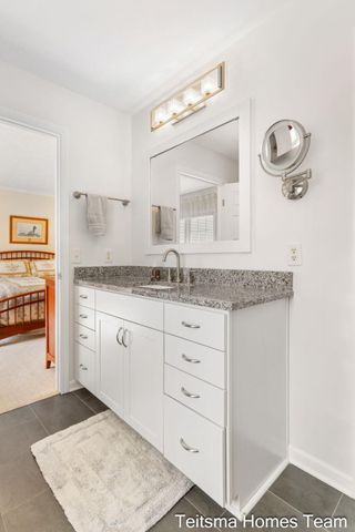 1546 Beechtree Commons, Grand Haven City, MI 49417