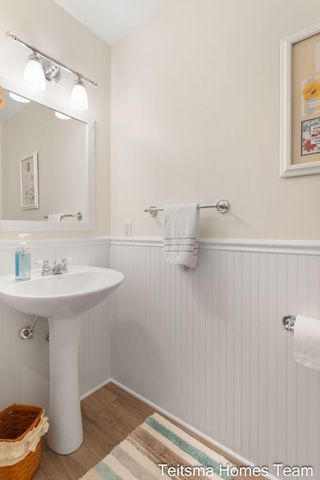 1546 Beechtree Commons, Grand Haven City, MI 49417
