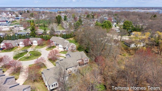 1546 Beechtree Commons, Grand Haven City, MI 49417
