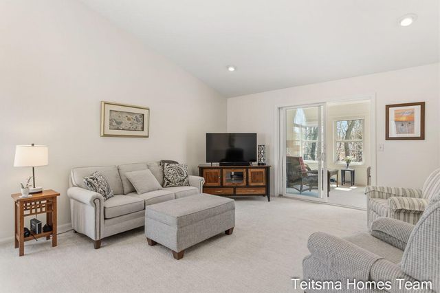 1546 Beechtree Commons, Grand Haven City, MI 49417