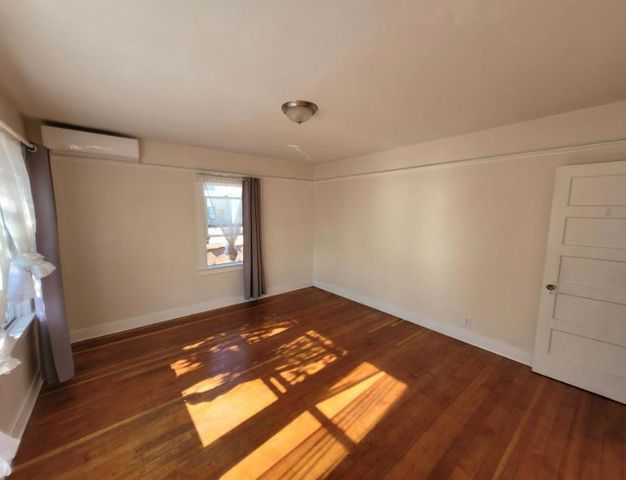 1610 W 36th Place 1, Los Angeles, CA 90018