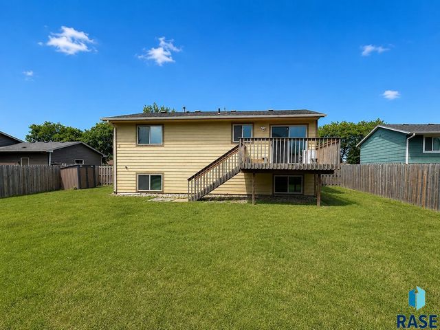 5519 W Dardanella Rd Road, Sioux Falls, SD 57106