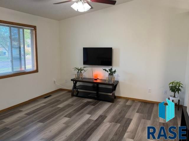 5519 W Dardanella Rd Road, Sioux Falls, SD 57106