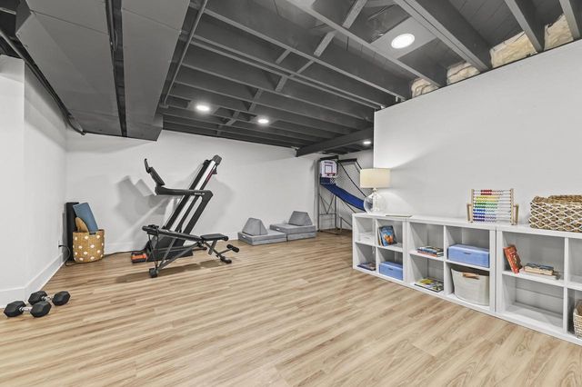 3200 Jerri COURT, Brookfield, WI 53045