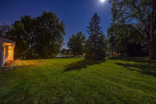 3200 Jerri COURT, Brookfield, WI 53045
