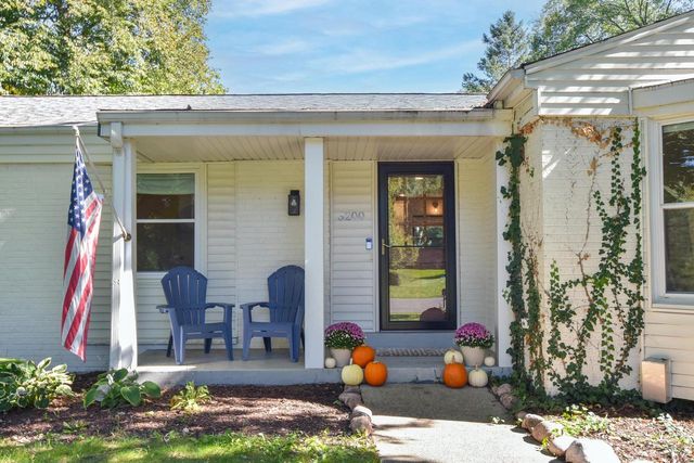 3200 Jerri COURT, Brookfield, WI 53045