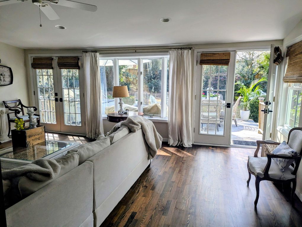 Image 11 of property listing at 2100 Pigeon Point Road, Beaufort, SC 29902