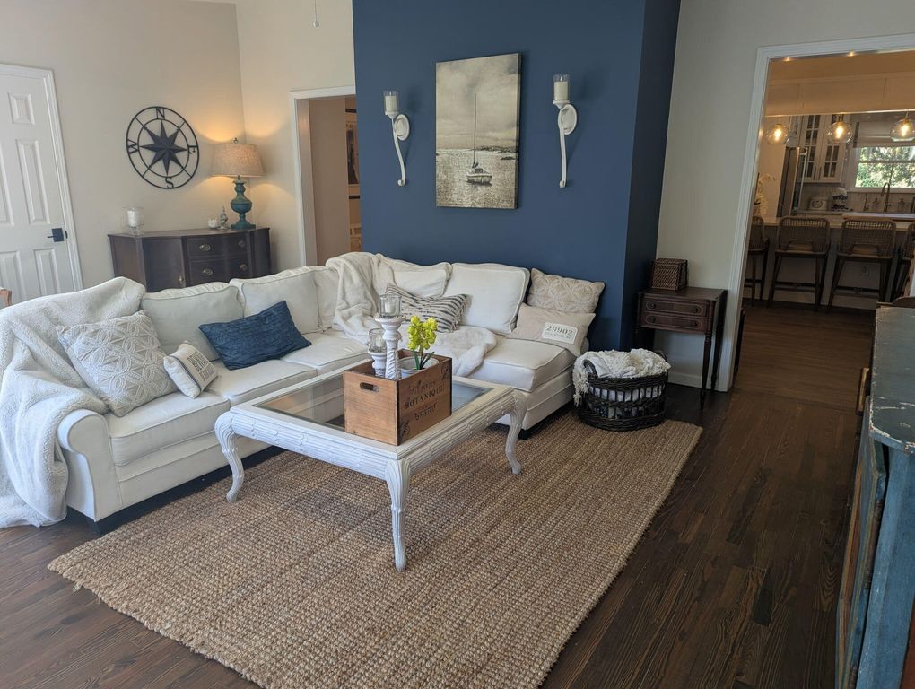 Image 12 of property listing at 2100 Pigeon Point Road, Beaufort, SC 29902