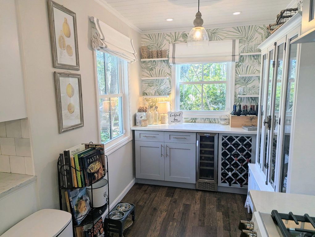 Image 18 of property listing at 2100 Pigeon Point Road, Beaufort, SC 29902