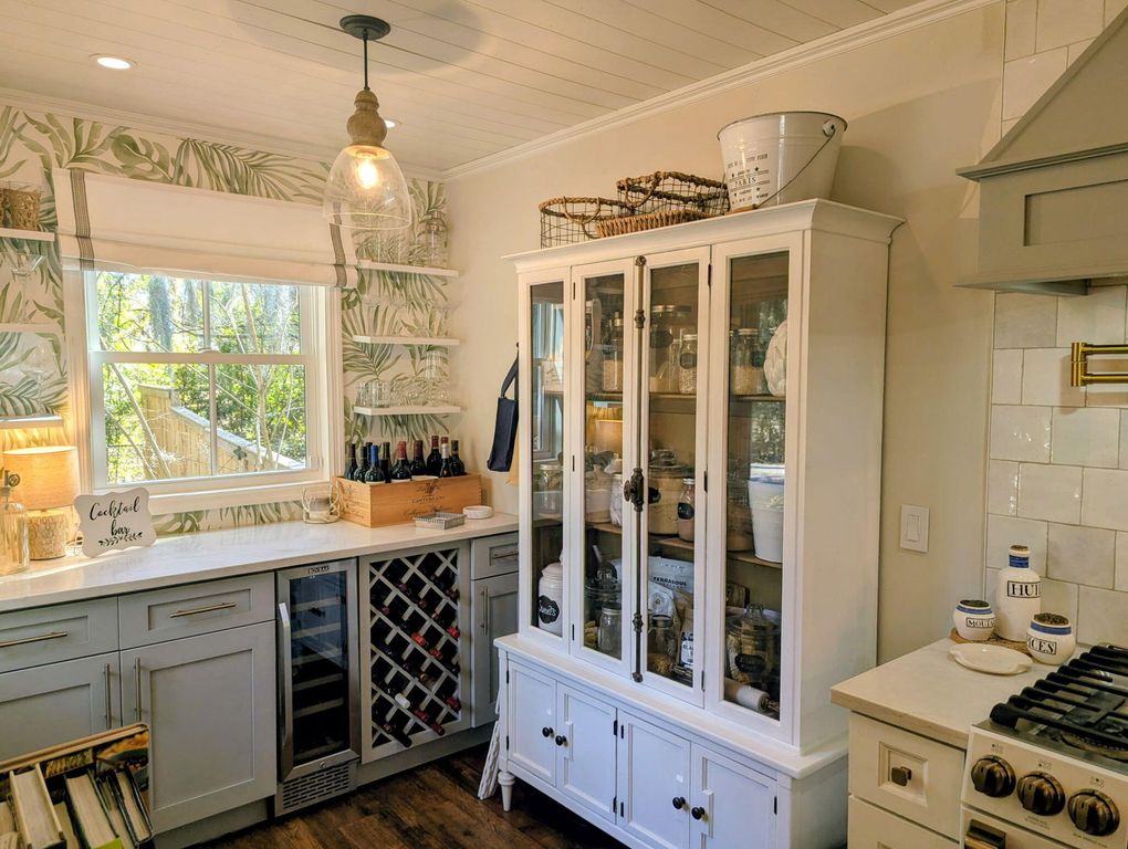 Image 19 of property listing at 2100 Pigeon Point Road, Beaufort, SC 29902