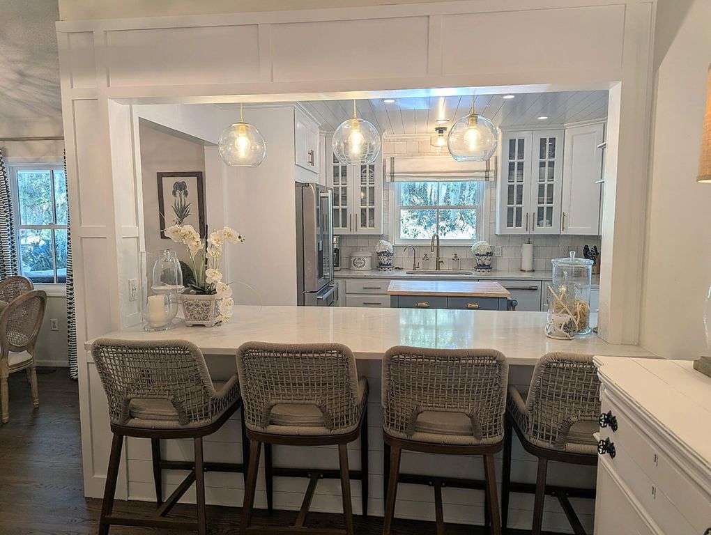 Image 23 of property listing at 2100 Pigeon Point Road, Beaufort, SC 29902