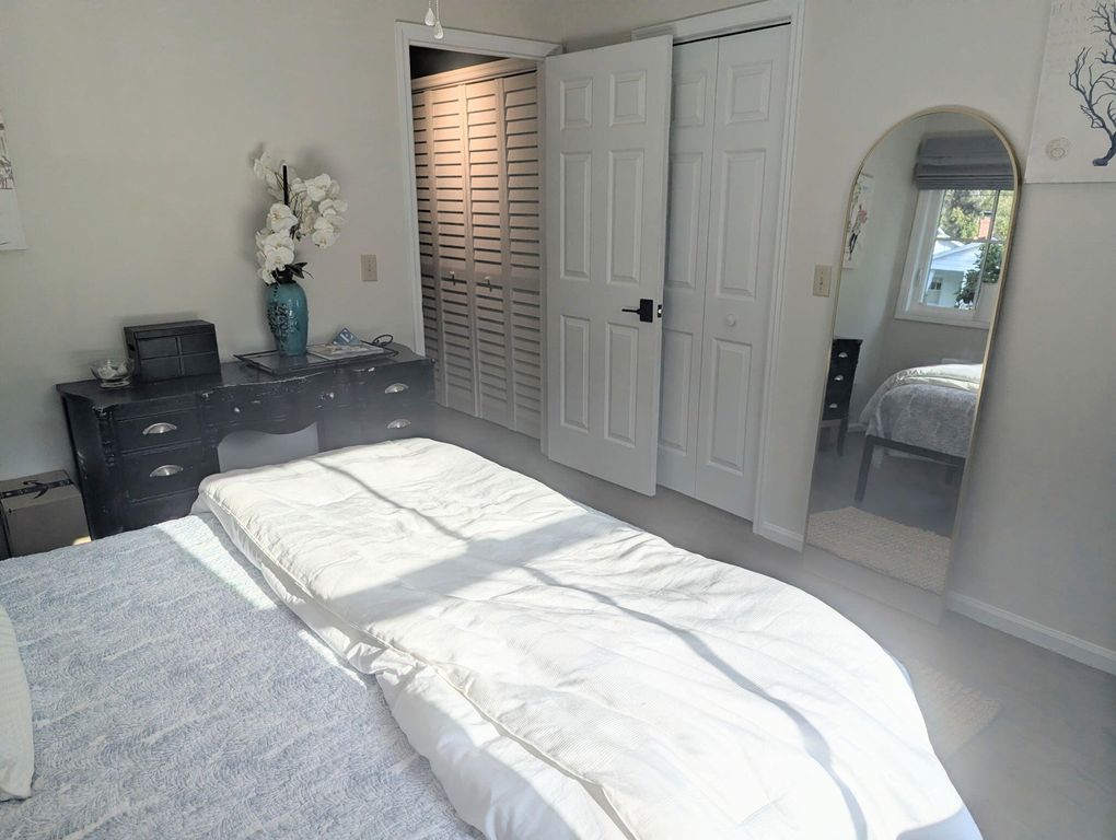 Image 31 of property listing at 2100 Pigeon Point Road, Beaufort, SC 29902