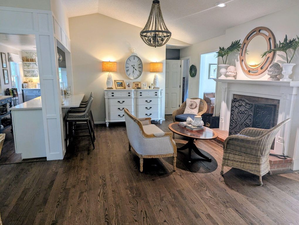 Image 32 of property listing at 2100 Pigeon Point Road, Beaufort, SC 29902