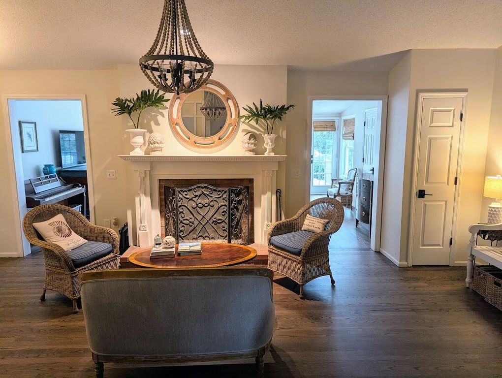 Image 4 of property listing at 2100 Pigeon Point Road, Beaufort, SC 29902