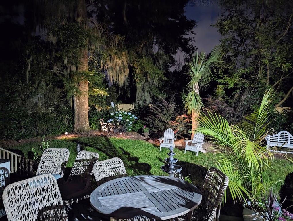 Image 6 of property listing at 2100 Pigeon Point Road, Beaufort, SC 29902