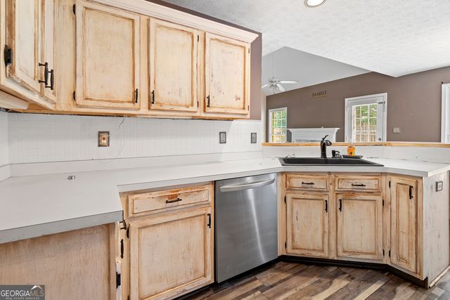 6231 Autumn View Court NW, Acworth, GA 30101