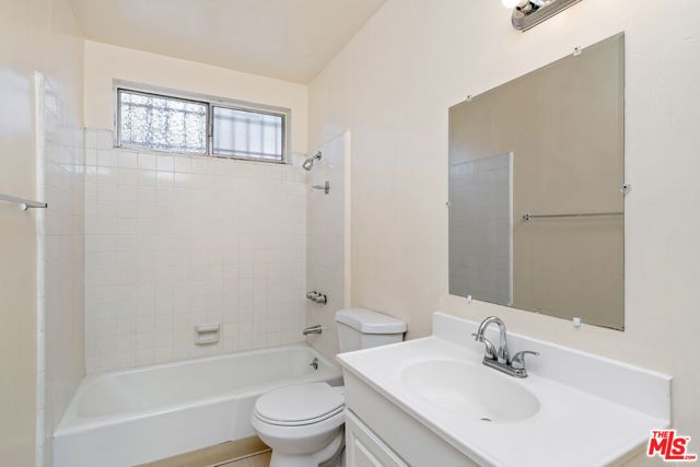 13631 Vanowen Street, Van Nuys (los Angeles), CA 91405