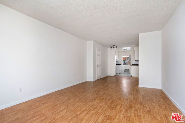 13631 Vanowen Street, Van Nuys (los Angeles), CA 91405