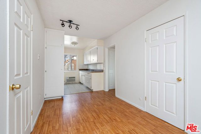 13631 Vanowen Street, Van Nuys (los Angeles), CA 91405