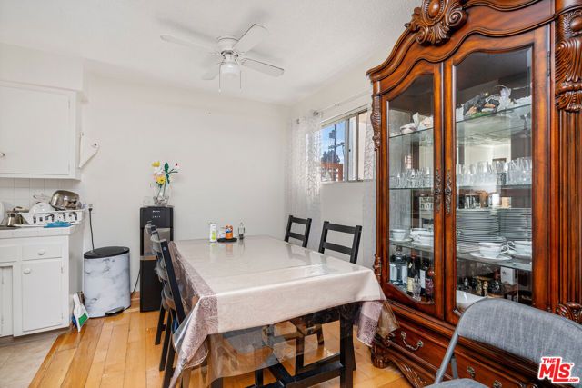 13631 Vanowen Street, Van Nuys (los Angeles), CA 91405