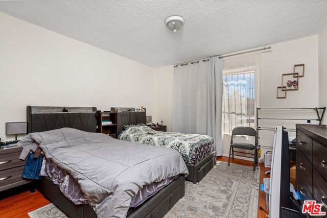 13631 Vanowen Street, Van Nuys (los Angeles), CA 91405