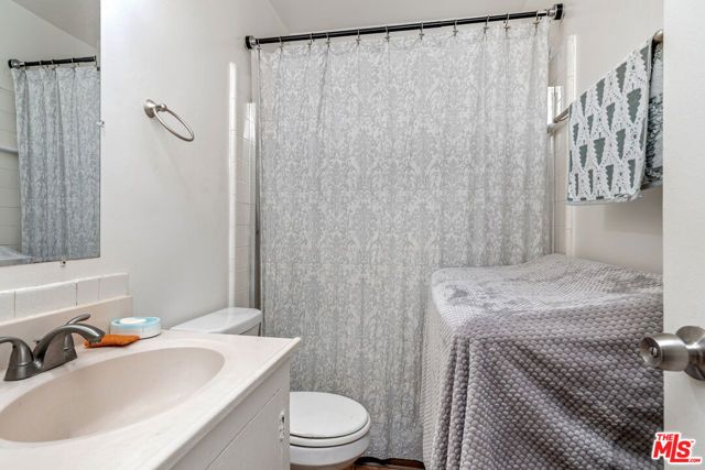 13631 Vanowen Street, Van Nuys (los Angeles), CA 91405