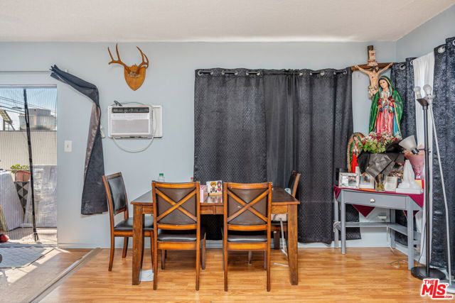 13631 Vanowen Street, Van Nuys (los Angeles), CA 91405