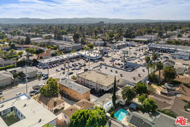 13631 Vanowen Street, Van Nuys (los Angeles), CA 91405