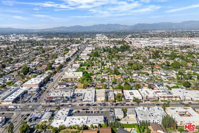 13631 Vanowen Street, Van Nuys (los Angeles), CA 91405