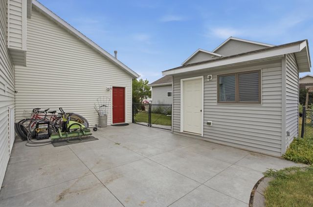 3526 46th Avenue S, Fargo, ND 58104
