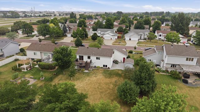3526 46th Avenue S, Fargo, ND 58104