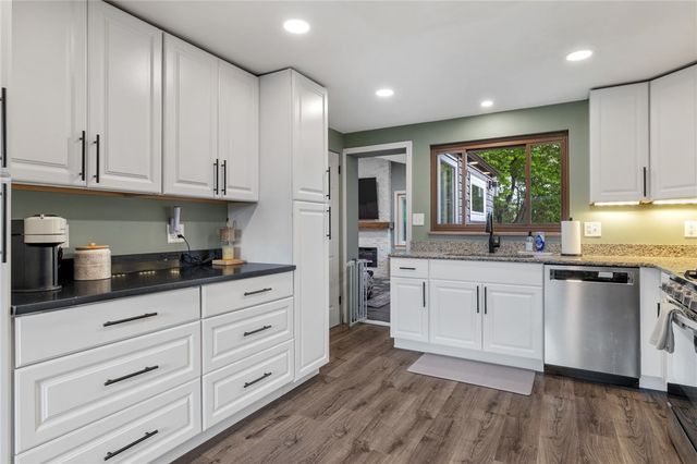 3643 Longview Dr, West Homestead, PA 15120