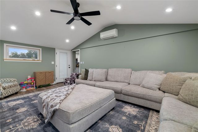 3643 Longview Dr, West Homestead, PA 15120