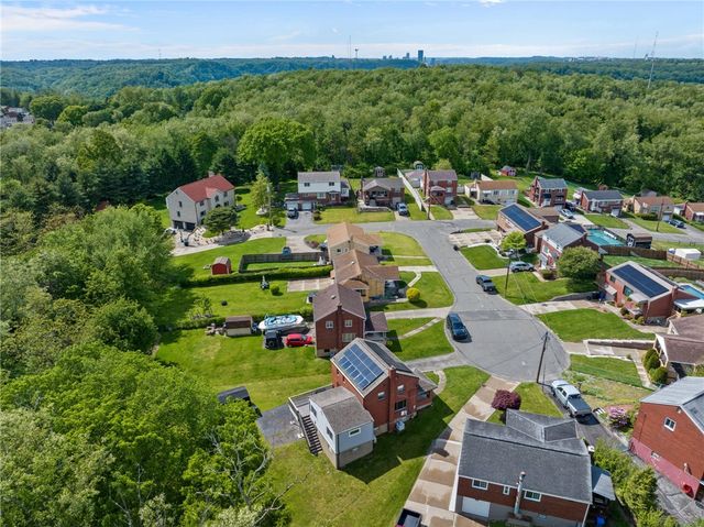 3643 Longview Dr, West Homestead, PA 15120