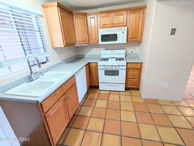 515 S La Canada Dr Unit C, Green Valley, AZ 85614