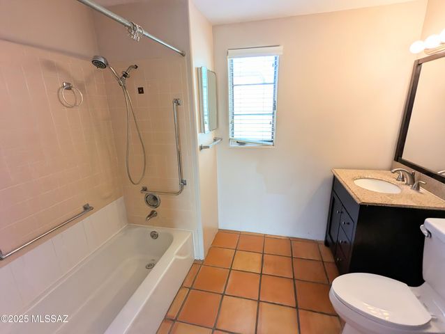 515 S La Canada Dr Unit C, Green Valley, AZ 85614