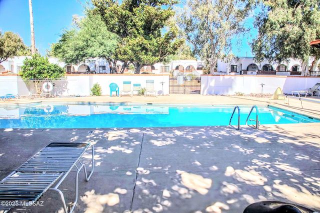 515 S La Canada Dr Unit C, Green Valley, AZ 85614