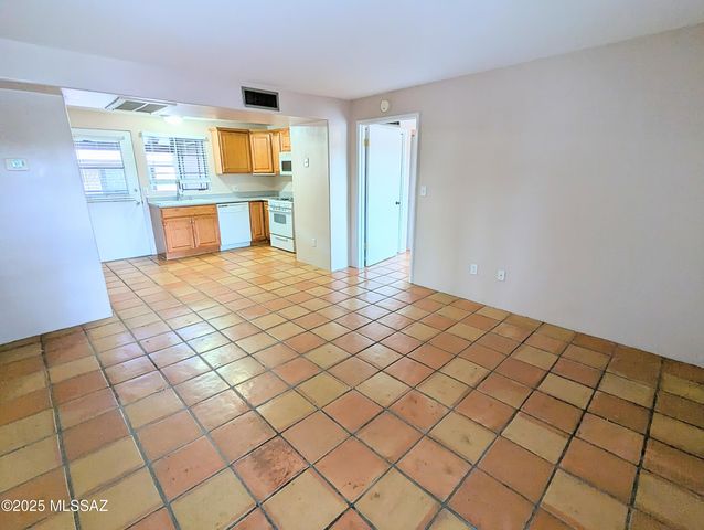 515 S La Canada Dr Unit C, Green Valley, AZ 85614