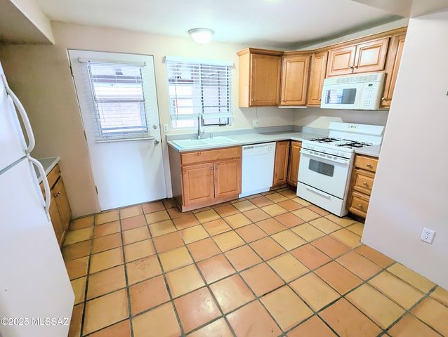 515 S La Canada Dr Unit C, Green Valley, AZ 85614