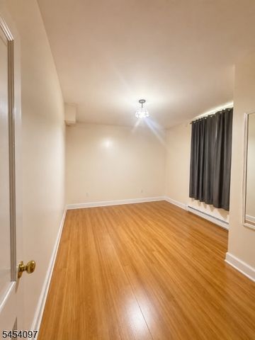 22 Quinn St, Paterson City, NJ 07501