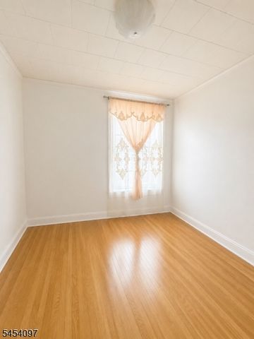 22 Quinn St, Paterson City, NJ 07501