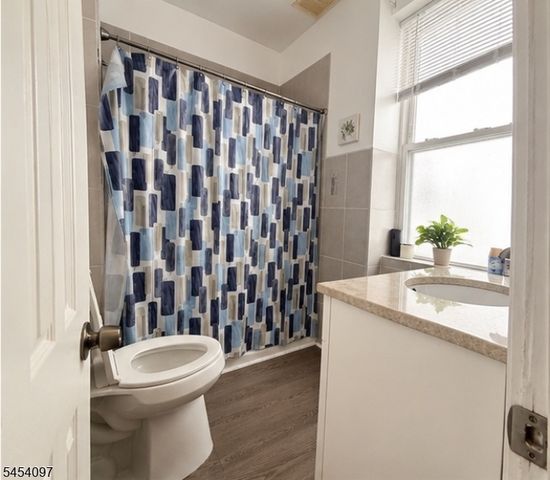 22 Quinn St, Paterson City, NJ 07501