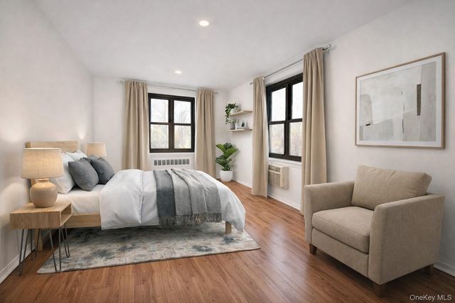 15 HILL PARK Avenue 1-L, Great Neck Plaza, NY 11021