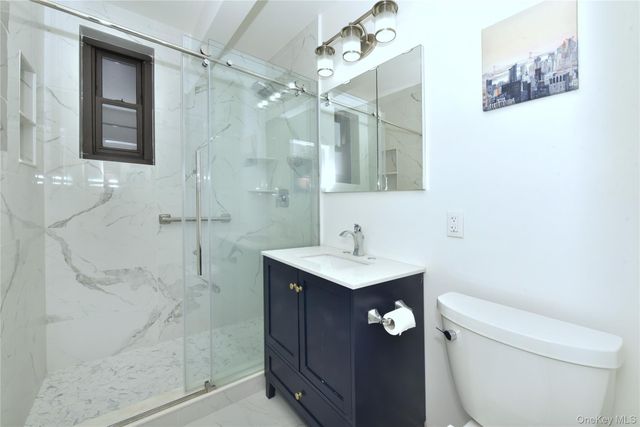 15 HILL PARK Avenue 1-L, Great Neck Plaza, NY 11021