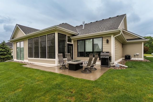 2720 Bentley Drive SW, Rochester, MN 55902